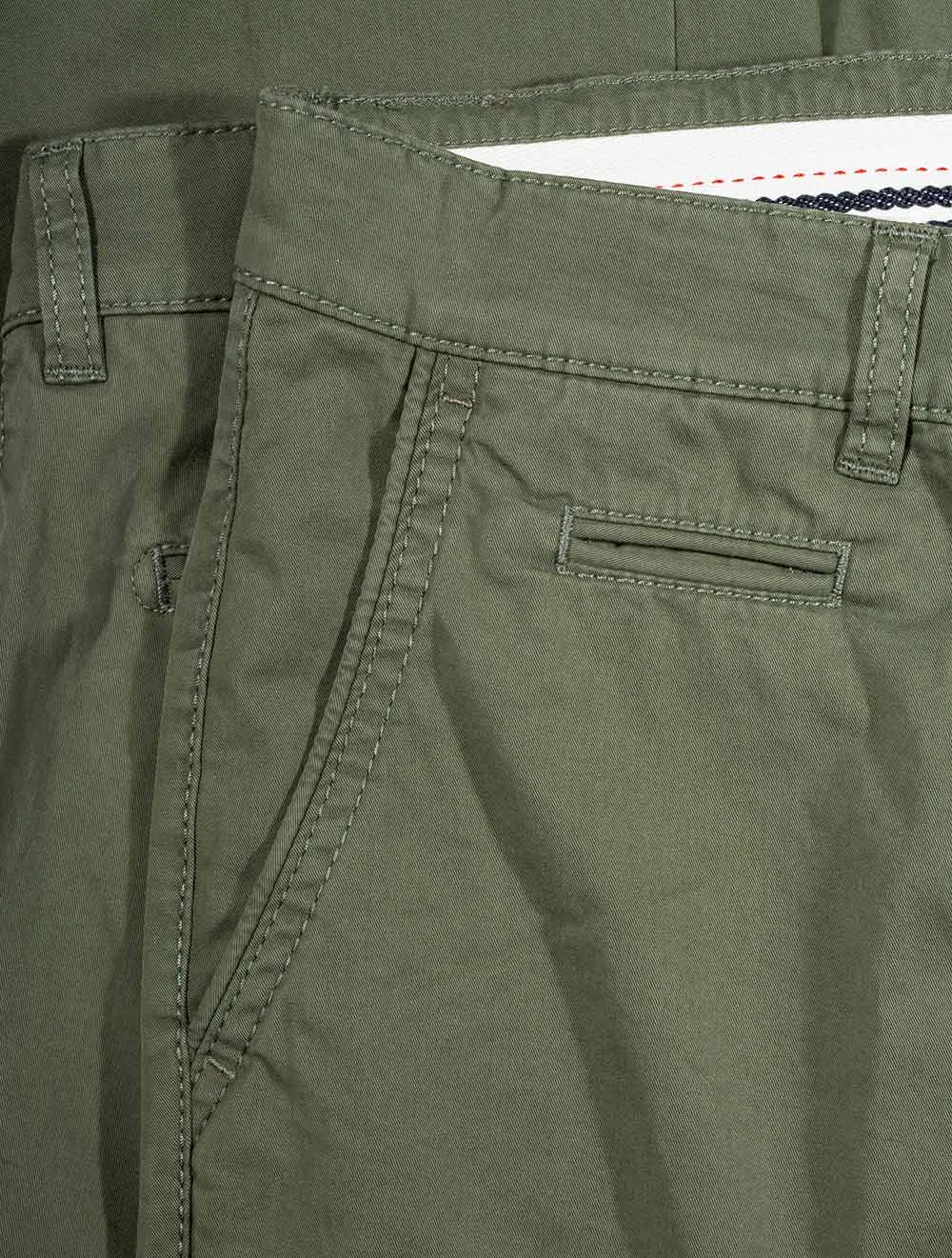 Everest-Chino Green