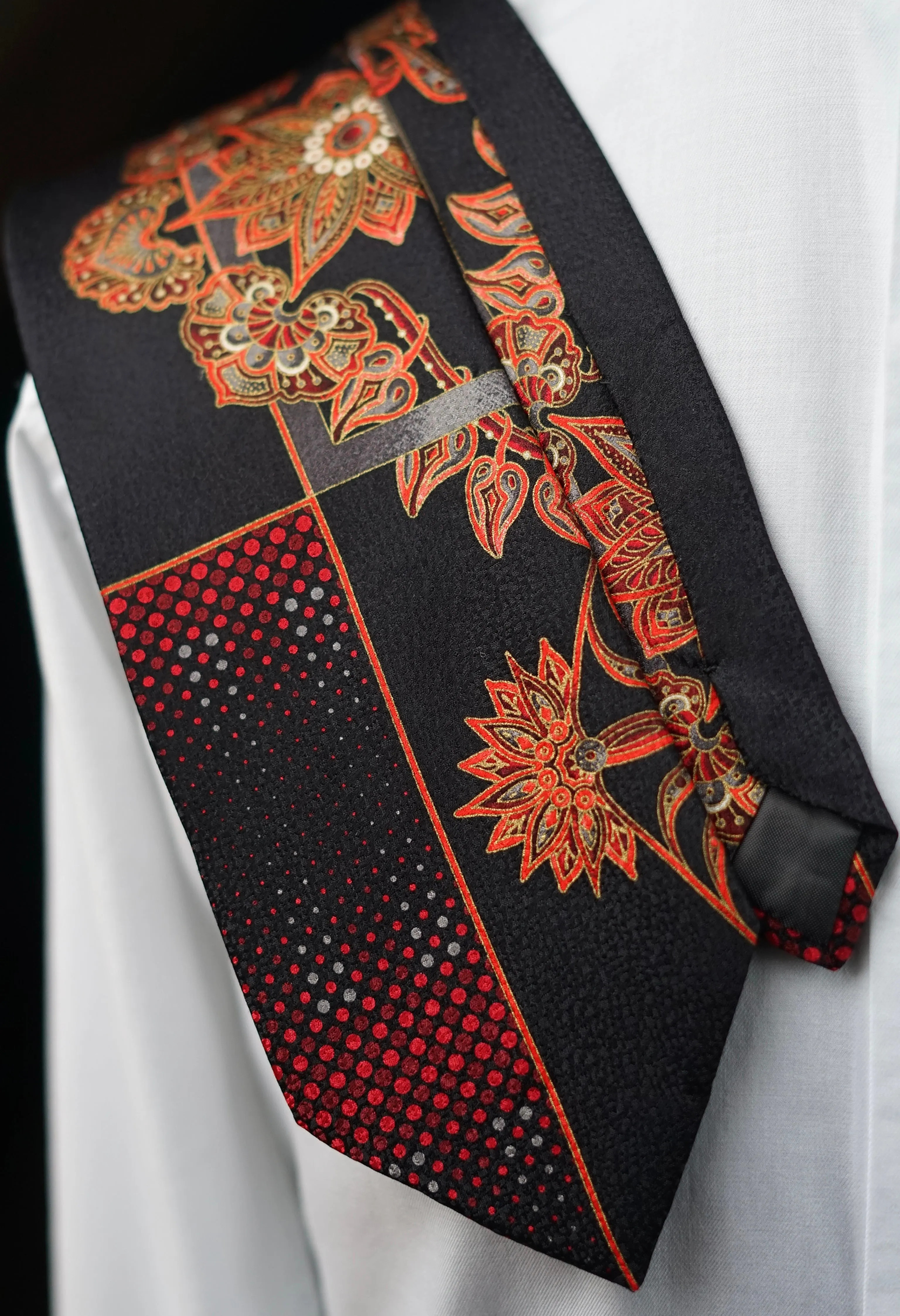 Sarai Vintage Tie